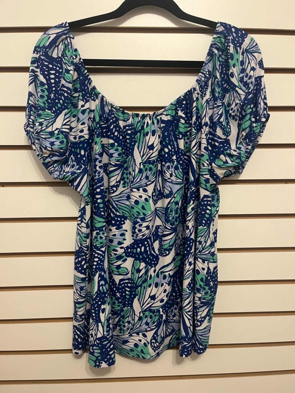 🧡 3/$15 Off-Shoulder Blue & Green Printed Blouse